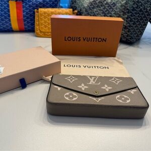 Louis Vuitton Félicie Pochette Monogram Empreinte Leather Dove/Cream (full set)